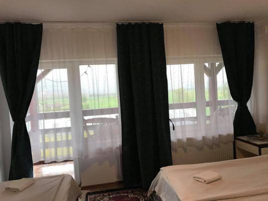 Bed and Breakfast Engi Panzio Ocna de Sus Exteriér fotografie